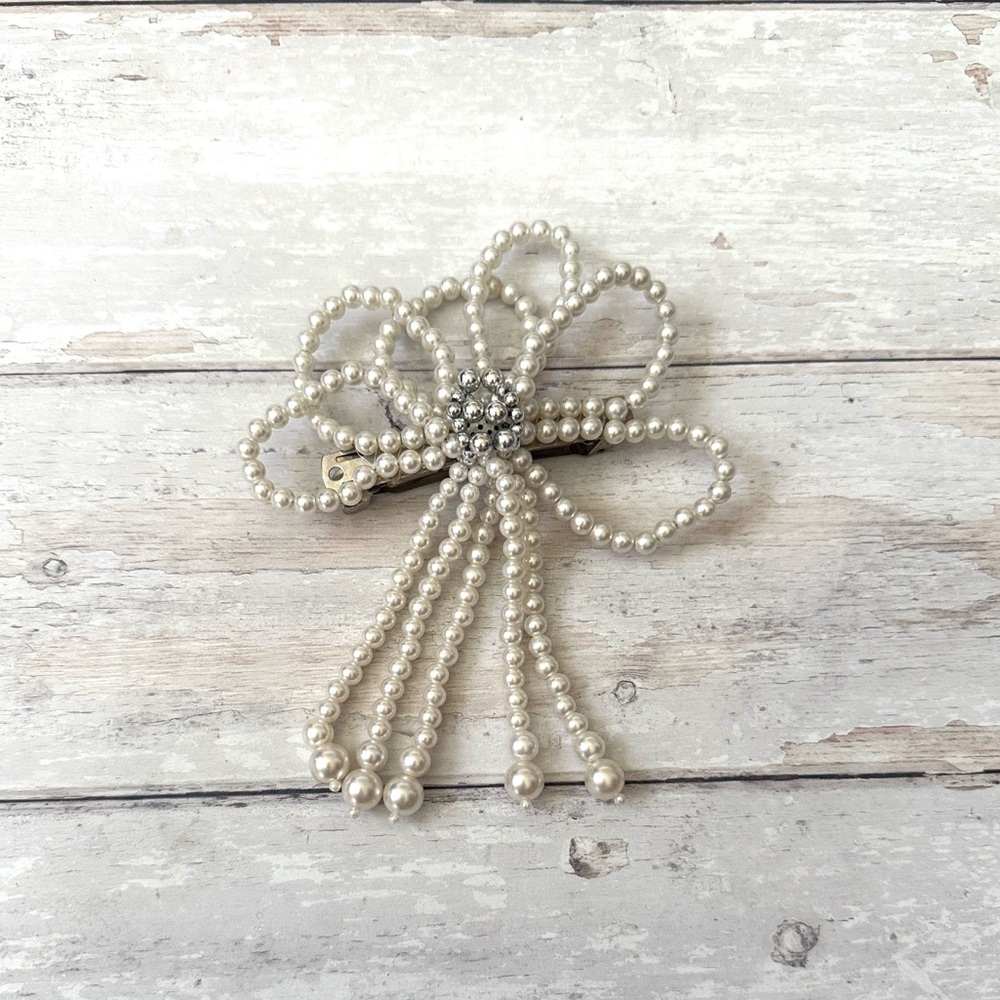 Vintage Pearl Bow Hair Clip Hair Accessories White Silver 6in x 5in